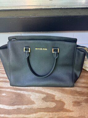 Michael Kors Selma Medium Satchel Tote Bag Black Saffiano Leather Gold Hardware